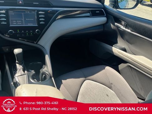 Used 2019 Toyota Camry LE image 9