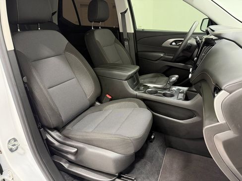 Used 2021 Chevrolet Traverse LS image 26