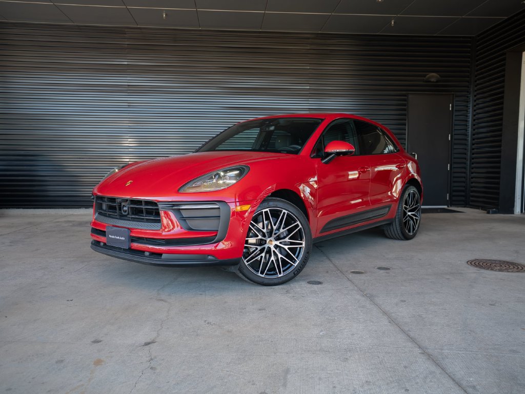 Certified 2023 Porsche Macan AWD/4WD image 1