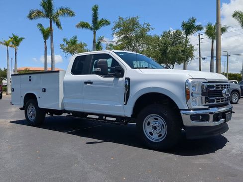 New 2025 Ford F350 XL w/ XL Chrome Package image 2