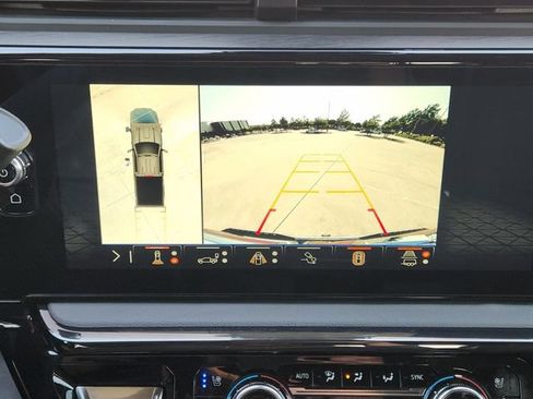 Used 2024 GMC Sierra 2500 AT4 w/ AT4 Premium Plus Package AWD/4WD image 19