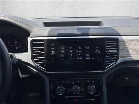 Used 2022 Volkswagen Atlas Cross Sport SE AWD/4WD image 13