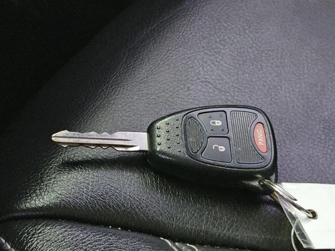 Used 2017 Jeep Wrangler Unlimited Rubicon w/ Connectivity Group image 31