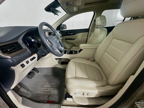 Used 2023 GMC Acadia Denali w/ Denali Ultimate Package FWD image 13