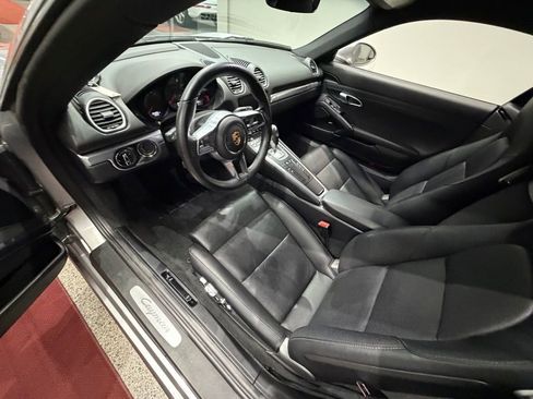 Used 2019 Porsche 718 Cayman RWD image 24