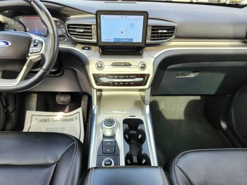 Certified 2022 Ford Explorer XLT w/ Equipment Group 202A image 14