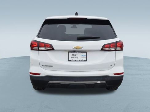 Used 2022 Chevrolet Equinox LT w/ Driver Convenience Package image 9
