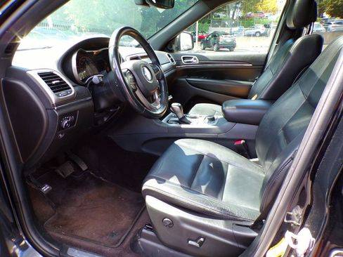 Used 2018 Jeep Grand Cherokee Limited AWD/4WD image 16