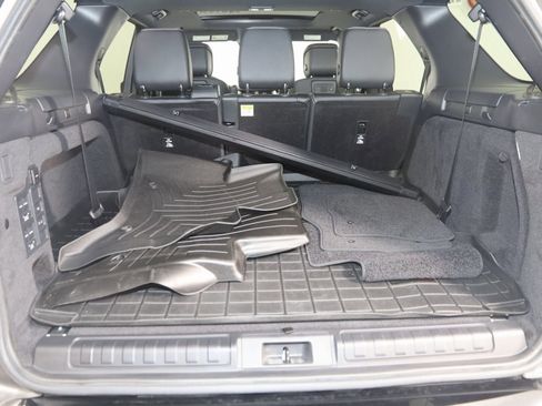 Used 2023 Land Rover Discovery S R-Dynamic image 57