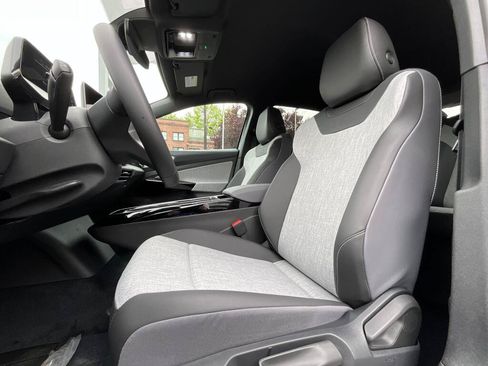 New 2026 Volkswagen ID.4 Pro AWD/4WD image 11