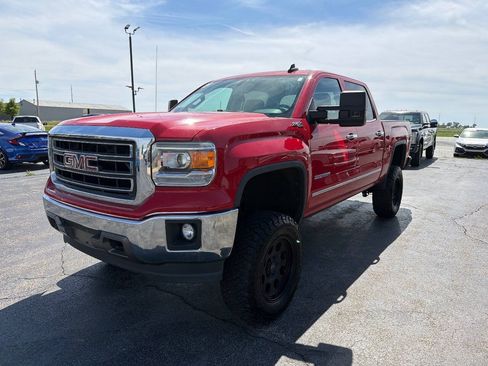 Used 2015 GMC Sierra 1500 SLT w/ SLT Crew Cab Value Package AWD/4WD image 4
