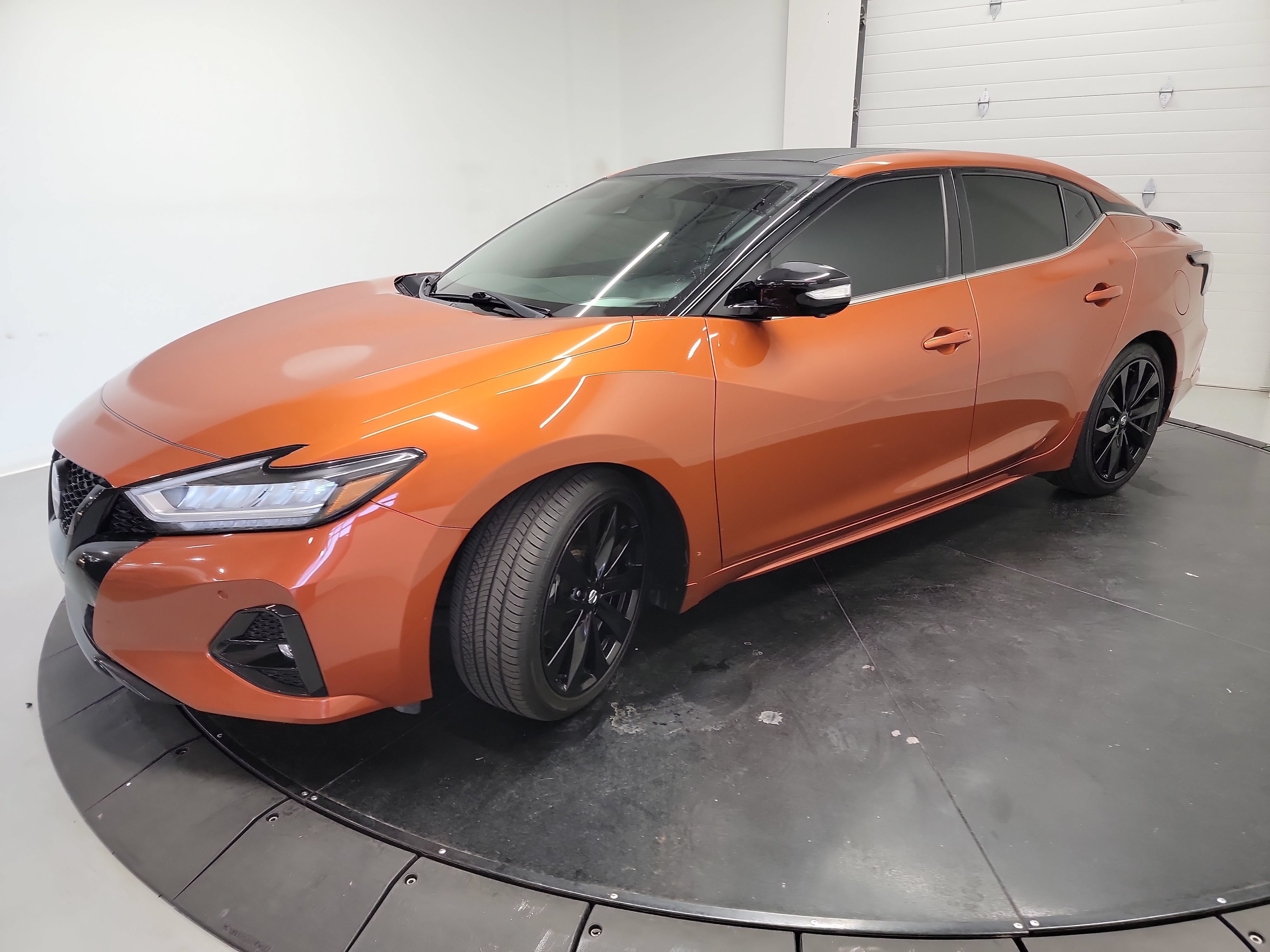 Used 2021 Nissan Maxima SR w/ Sport Mat Group FWD image 3