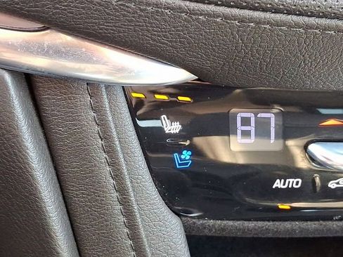 Used 2019 Cadillac XT5 Premium Luxury image 25