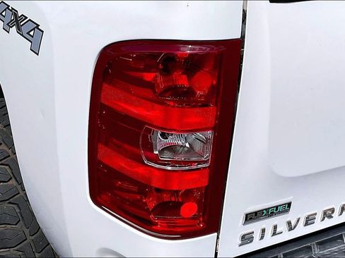 Used 2010 Chevrolet Silverado 1500 LT w/ Power Pack Plus AWD/4WD image 26