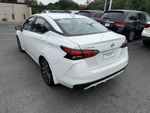 Used 2020 Nissan Versa SV image 4