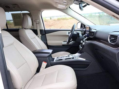 Certified 2023 Ford Explorer Limited AWD/4WD image 10