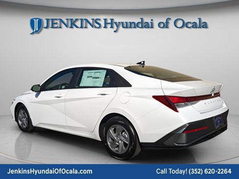 New 2026 Hyundai Elantra SE image 6
