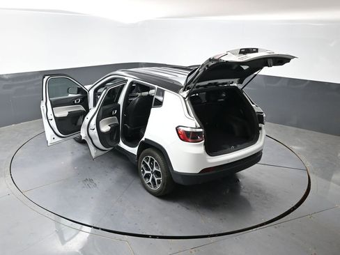 Used 2025 Jeep Compass Limited AWD/4WD image 57