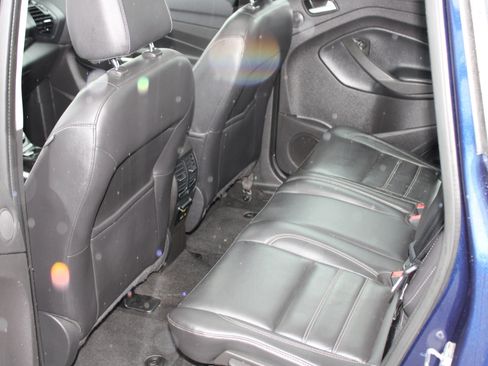 Used 2017 Ford C-MAX Energi Titanium w/ Equipment Group 501A image 7