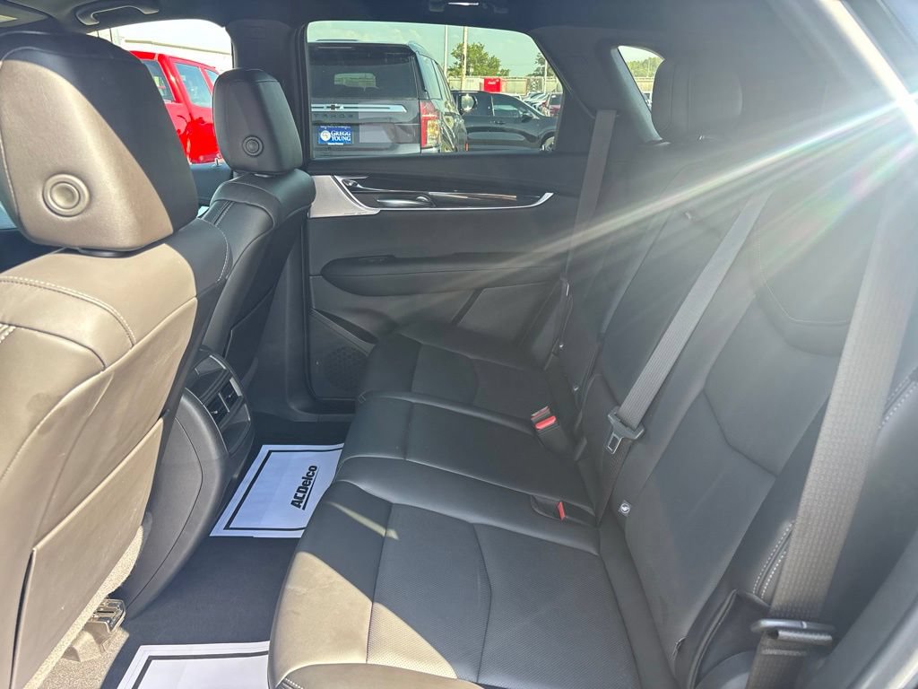 Used 2022 Cadillac XT5 Premium Luxury w/ Technology Package AWD/4WD image 39