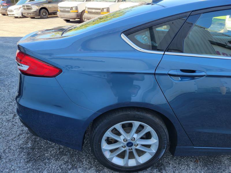 Used 2019 Ford Fusion SE FWD image 15