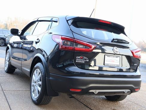 Used 2022 Nissan Rogue Sport S image 4