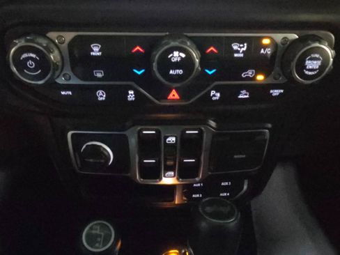 Used 2021 Jeep Wrangler Unlimited Sahara AWD/4WD image 24