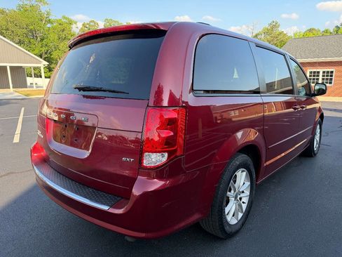 Used 2016 Dodge Grand Caravan SXT w/ UConnect Hands-Free Group FWD image 7