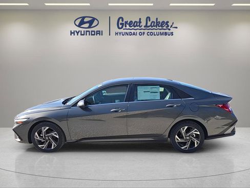 New 2026 Hyundai Elantra Limited FWD image 3