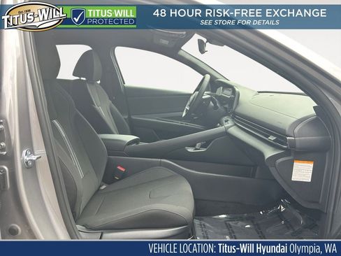 New 2025 Hyundai Elantra SEL image 10