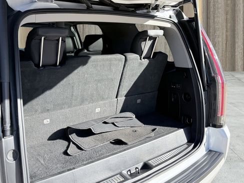 Used 2018 Cadillac Escalade Premium Luxury image 14