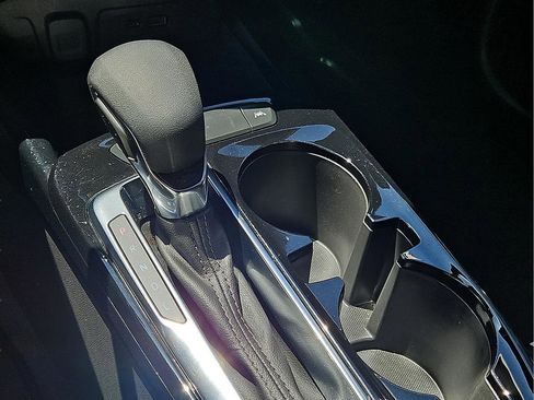 Used 2025 Chevrolet Trax LT image 17