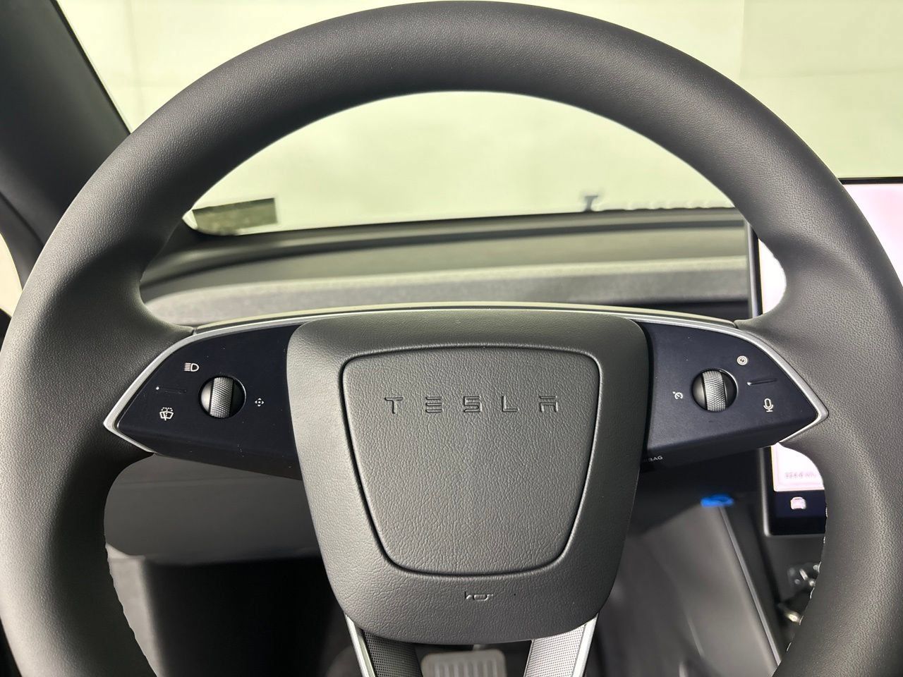 Used 2026 Tesla Model Y 2WD image 10