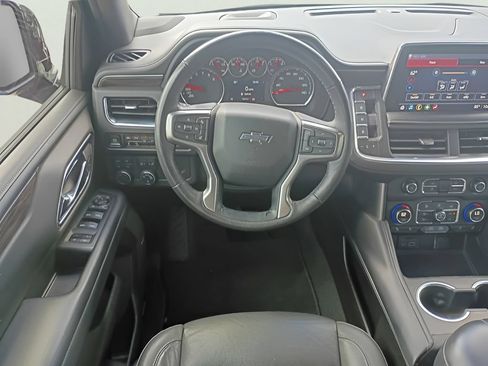 Used 2021 Chevrolet Suburban Z71 w/ Luxury Package AWD/4WD image 4