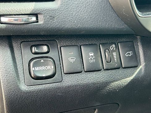 Used 2013 Toyota Highlander Limited image 27