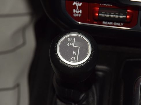 Used 2024 Jeep Wrangler Rubicon w/ Convenience Group AWD/4WD image 35