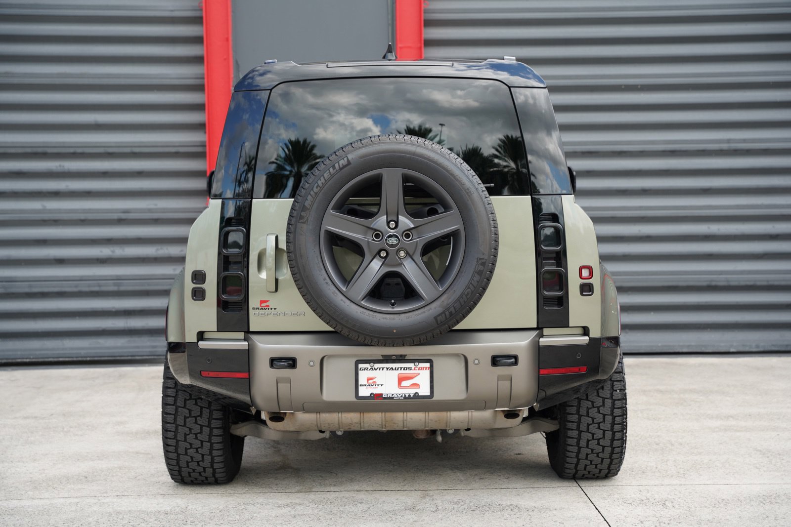Used 2024 Land Rover Defender 90 X-Dynamic SE AWD/4WD image 11