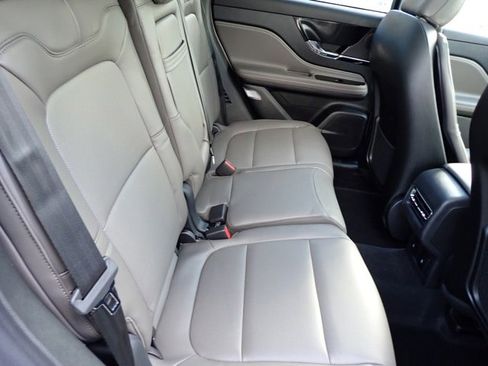 New 2026 Lincoln Corsair Premiere image 14