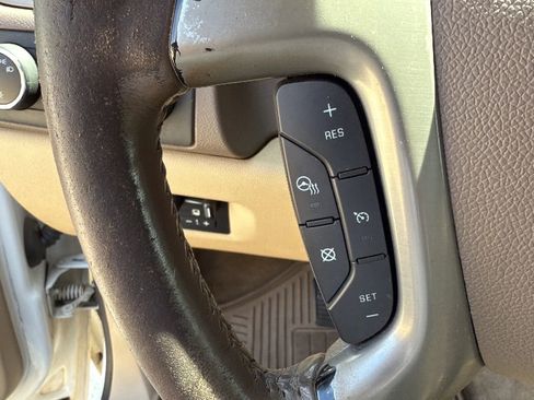 Used 2014 Chevrolet Suburban LTZ AWD/4WD image 39