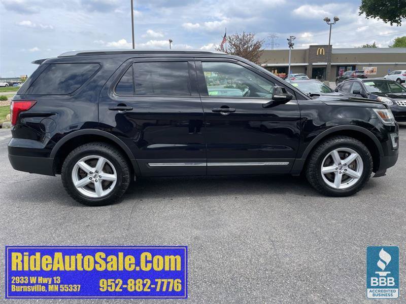 Used 2017 Ford Explorer XLT w/ Equipment Group 201A AWD/4WD image 4