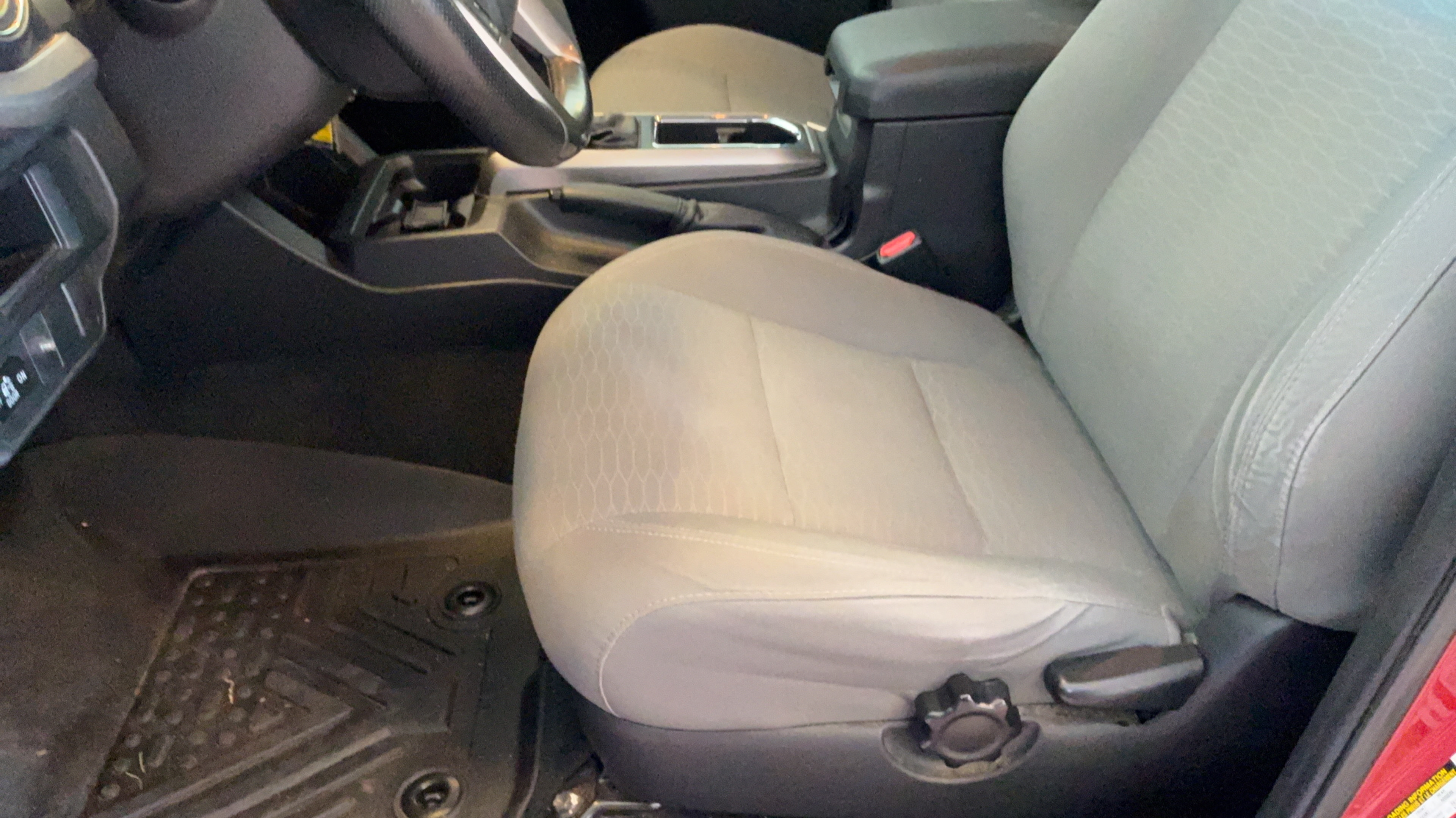 Used 2016 Toyota Tacoma SR5 w/ SR5 Appearance Package (SN) RWD image 27