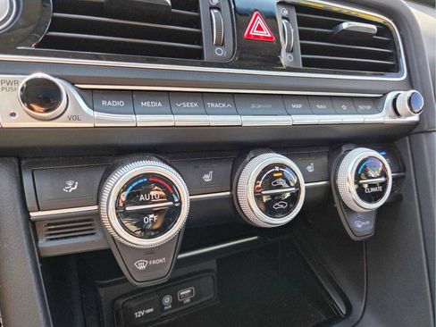 Used 2021 Genesis G70 2.0T w/ Elite Package RWD image 27