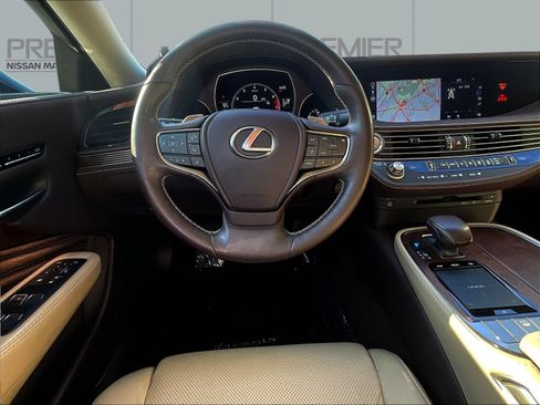 Used 2020 Lexus LS 500 w/ Accessory Package (Z2) RWD image 10