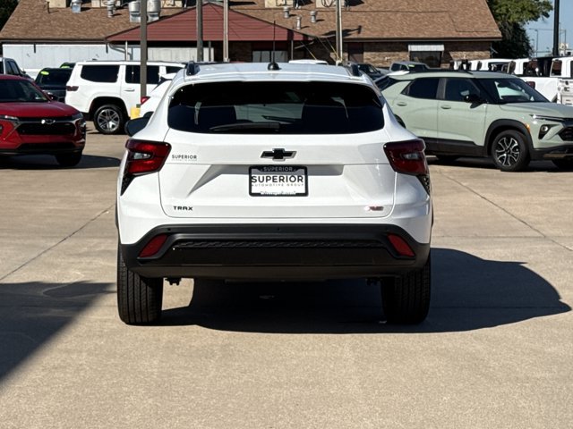 New 2026 Chevrolet Trax RS w/ Sunroof Package FWD image 3