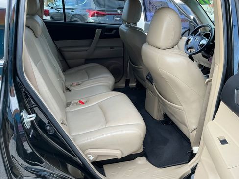 Used 2011 Toyota Highlander 2WD w/ Tech Pkg image 27