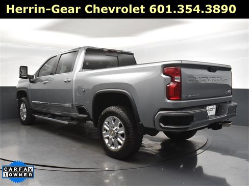 Used 2024 Chevrolet Silverado 2500 High Country image 5