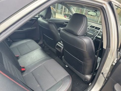 Used 2017 Toyota Camry SE FWD image 19