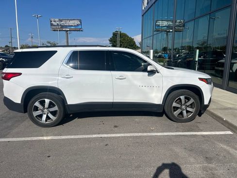 Used 2020 Chevrolet Traverse LT w/ LT Premium Package FWD image 4