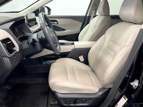 Used 2023 Nissan Rogue SL w/ SL Premium Package image 4