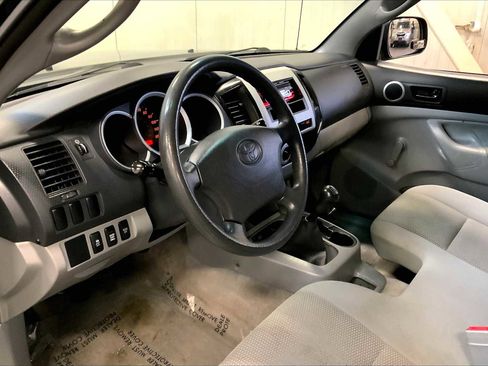 Used 2010 Toyota Tacoma 4x4 Regular Cab image 15